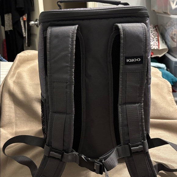Igloo Laguna Backpack Cooler Bag - Picture 7 of 11